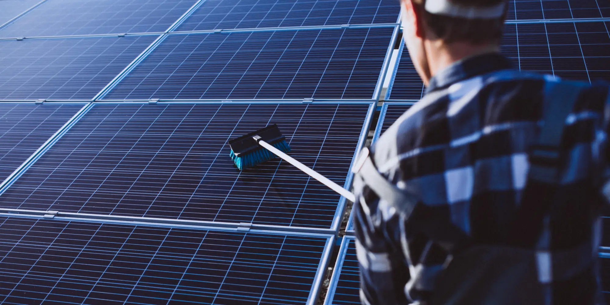 שטיפת קולטי שמש